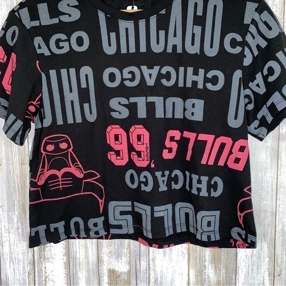 NWT NBA Chicago Bulls Crop Tee - Picture 3 of 4